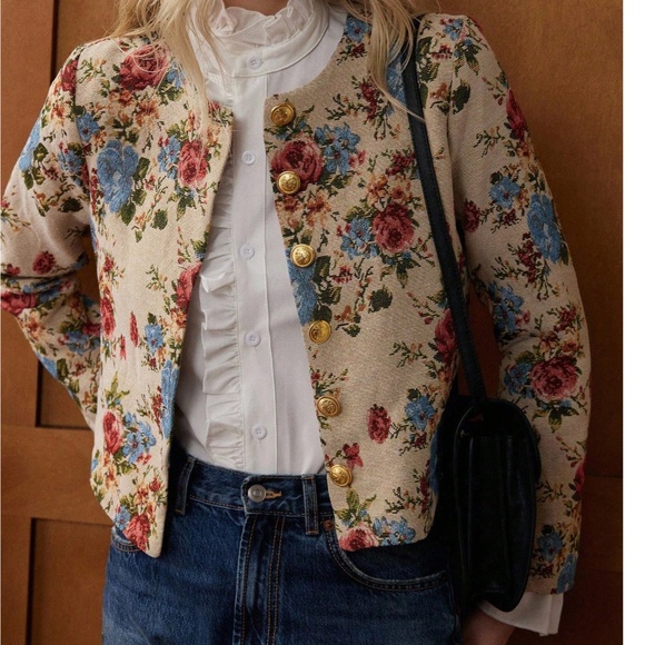 Classic Floral Tapestry Button Detail Jacket - Picture 11 of 11